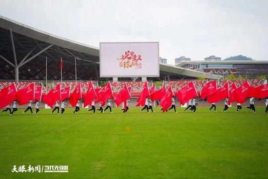 公牛队记:湖牛最终会达成一笔双方都满意的交易近日，湖人队记者JovanBuha和公牛队记者DarnellMayberry进行了一次关于拉文与湖人潜在交易情况的讨论。